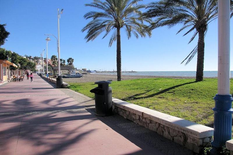 Apartamento El Bambu Cerca Del Mar Malaga Exterior photo